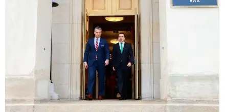 Noboa se reunió con el secretario de Defensa de EE.UU. para abordar cooperación en seguridad