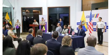 FBI en Ecuador reforzará investigaciones contra narcotráfico y lavado de activos
