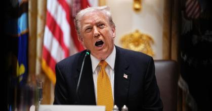 La BBC sufrió un duro revés tras dimisión de directivos y demanda de Trump de mil millones