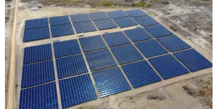 Planta solar industrial en Santa Elena impulsa energía limpia