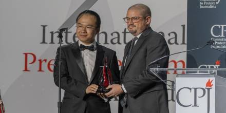 Periodistas ecuatorianos exiliados ganaron premio CPJ a libertad prensa