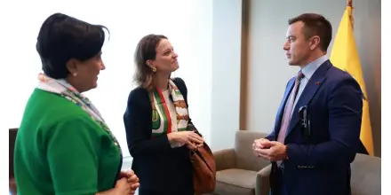 Daniel Noboa busca apoyo del Banco Mundial para impulsar proyectos estratégicos en Ecuador