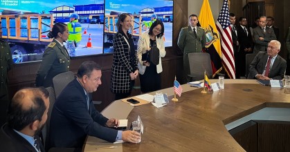 Ecuador recibe escáneres de EEUU y los usará en fronteras con Colombia y Perú