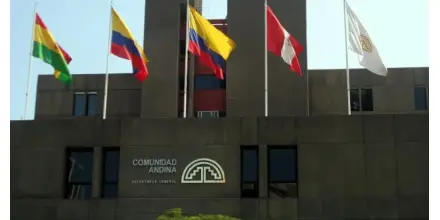 La CAN exige a Ecuador y Colombia frenar escalada arancelaria en 10 días