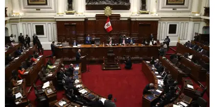 Perú: Congreso frena intento de derogar reestructuración de Petro-Perú