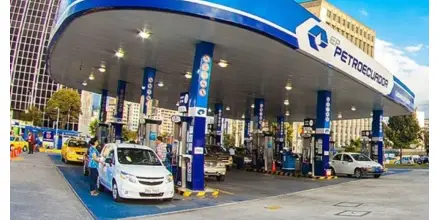 Escasez de gasolina en Quito: filas, desabastecimiento y qué dice la ARCH