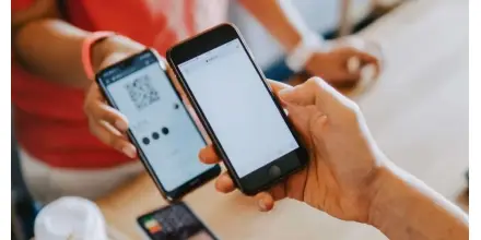 Ecuador lidera en pagos móviles y transformación digital