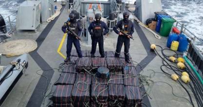  La Armada decomisó 1,5 toneladas de cocaína en 'narcolancha' en Galápagos