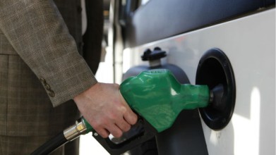 73,8% de ecuatorianos rechaza subida de gasolina “súper”, según Cedatos
