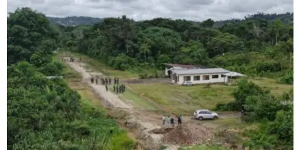 Fuerzas Armadas destruyen una presunta pista clandestina en la Amazonía de Napo