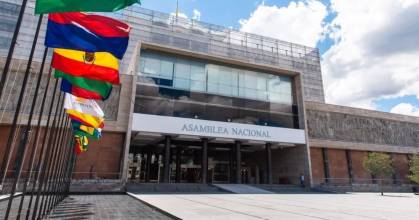 La Asamblea tratará enmienda a la Constitución para declarar al dólar como moneda oficial