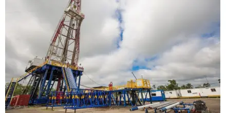 Conflicto entre EE.UU. e Irán encarece el crudo y reconfigura el escenario fiscal ecuatoriano