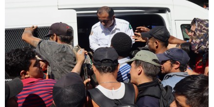 México halla a 343 migrantes abandonados en un tráiler en el oriente del país