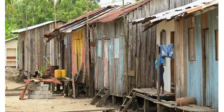  Pobreza en Ecuador cayó 6,6 puntos en 2025 hasta 21,4 %