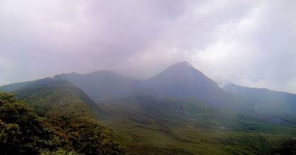 Napo: Ligera caída de ceniza del Reventador se registró en San Rafael