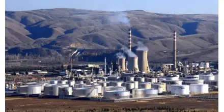 Irán agota su capacidad de almacenamiento petrolero tras desplome de exportaciones