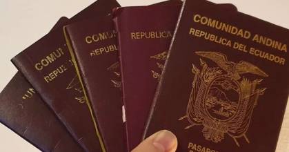 Pasaporte ecuatoriano permite viajar sin visa a 74 países en 2025 