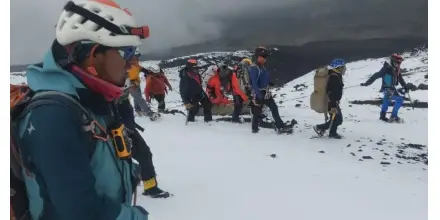 4 personas fueron rescatadas tras avalancha en el Cotopaxi