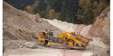 Ecuador enfrenta rezago en inversión minera pese al liderazgo regional