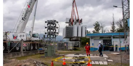 Déficit eléctrico empuja al Ecuador a apoyarse en barcazas y centrales en reparación