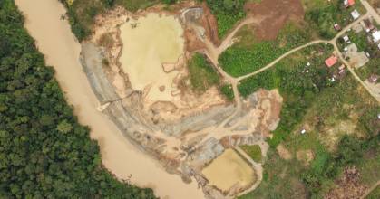 Militares destruyeron 2 campamentos de minería ilegal en Zamora Chinchipe 
