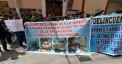 Mineros y sus familias marchan en Puno para exigir la reapertura de mina