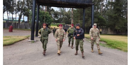 Chile y Ecuador impulsan cooperación militar contra el crimen organizado