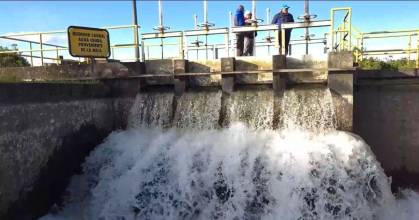 El agua potable regresa al sur de Quito tras dos semanas de emergencia