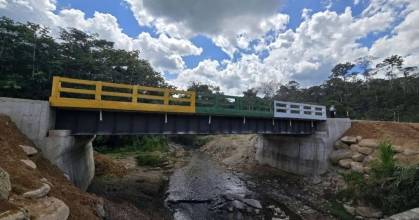 Zamora Chinchipe inaugura puente vehicular en Natentza 