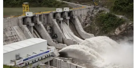 Sedimentos en Coca Codo Sinclair provocan nueva paralización y cortes de luz 