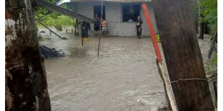 Los ríos Misahuallí y Napo provoca inundaciones y suspensión de transporte fluvial en Tena