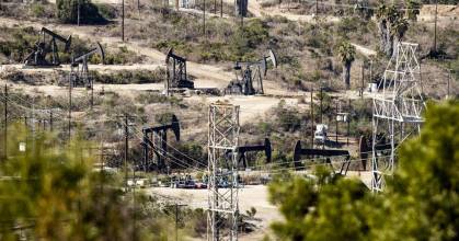 El petróleo WTI, referente de Ecuador, cayó un 2 %