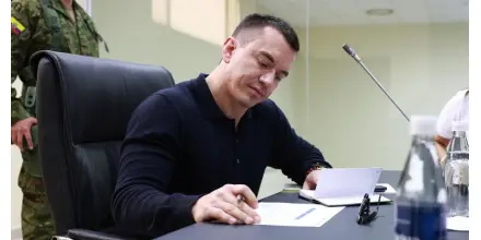 Riesgo país baja a 436 y mejora percepción de Ecuador