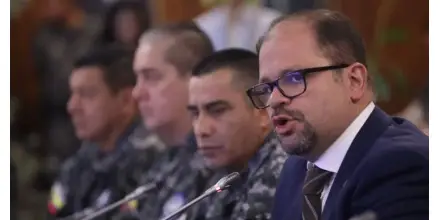 Operativo en siete provincias busca desarticular red de presunto tráfico internacional de armas