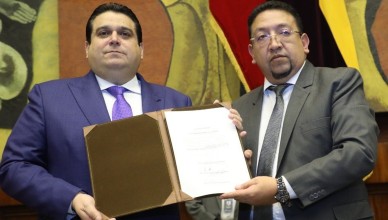 La Asamblea posesionó a Juan Carlos Larrea como procurador general del Estado