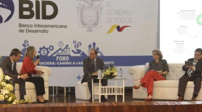 Gobierno descarta alza del IVA en cita de atracción de inversiones
