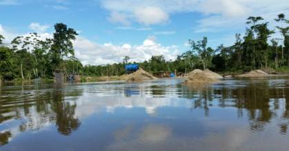 Perú: Comunidades indígenas alertan sobre expansión de la minería ilegal