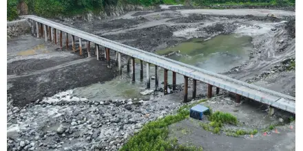Finaliza construcción de dique en el río Coca para proteger infraestructura de Coca Codo Sinclair