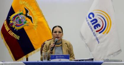 Atamaint: Noboa debe pedir licencia para hacer campaña al referéndum