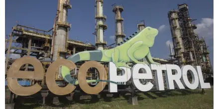 Alza del crudo sostiene a Ecopetrol pese a tensiones internas y presión política 