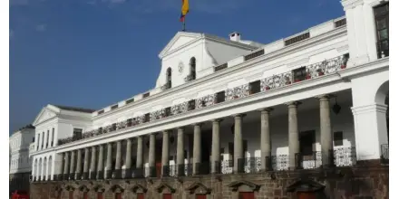 Baja del riesgo país mejora percepción financiera, pero no refleja toda la realidad económica 