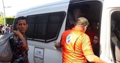 350 migrantes fueron hallados hacinados en la caja de un tráiler en México