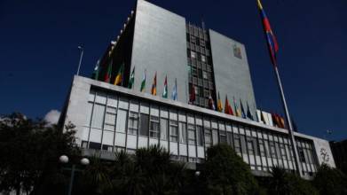 Ecuador recibe USD 500 millones mediante crédito de apoyo del FLAR 