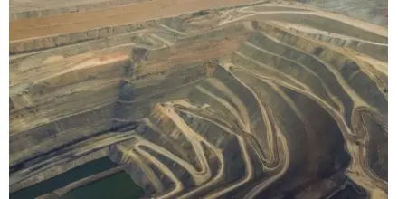 Gobierno de Petro presiona a Glencore por futuro de la mina Cerrejón 