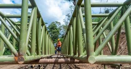 Sucumbíos: Nuevo puente se construye sobre el río Shushufindi
