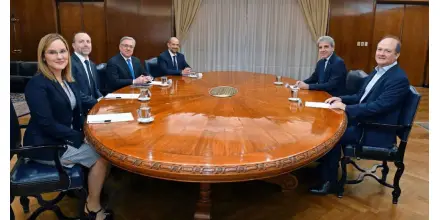 Caputo se reúne con Chevron por proyecto energético en Argentina 