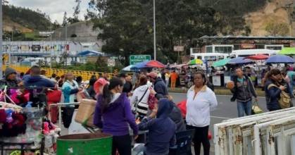 Ecuador refuerza controles por fiebre amarilla en Colombia 