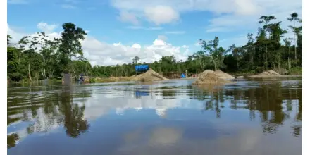 Militares desaparecidos tras accidente de embarcación en el río Santiago, en Tiwintza