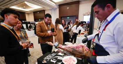 España exhibe en Quito sus mejores vinos, embutidos y aceites