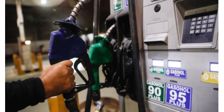 Caída del petróleo abre espacio para nuevas rebajas en los precios de los combustibles en Perú